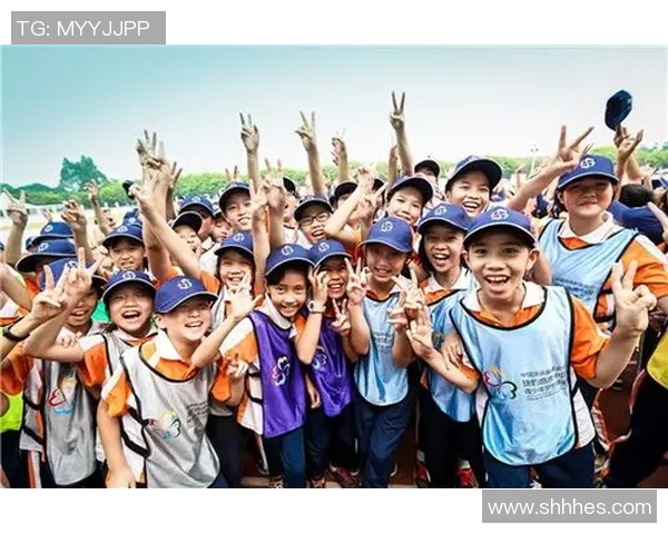 英国画家笔下的足球星少年：青春与梦想的碰撞与辉煌